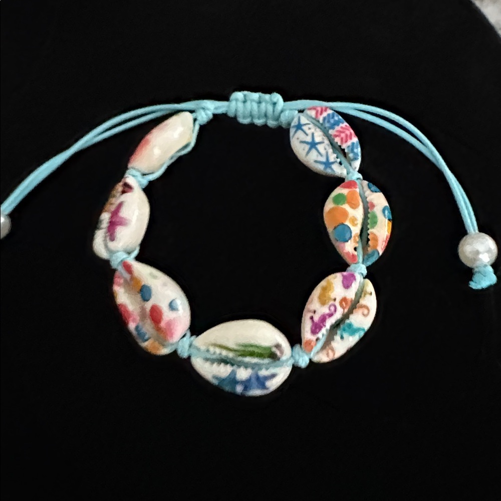 Colorful Shell Bead Bracelets - Picture 3 of 4